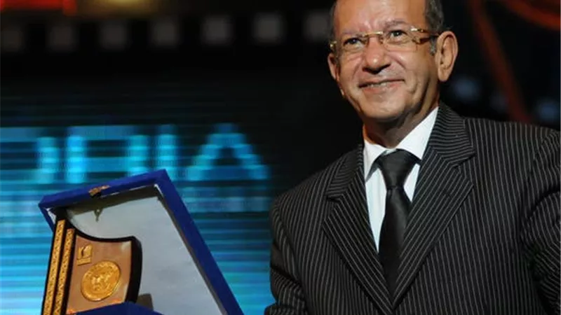 بعد نقله للمستشفى .. النقيب يطمئن جمهور لطفي لبيب