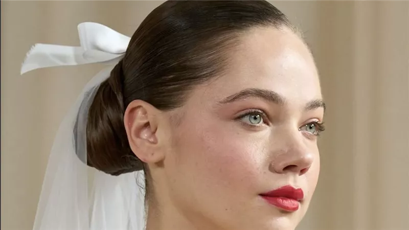“Sleek Updo” يتربع على عرش الجمال في عروض هوت كوتور باريس لخريف وشتاء 2025-2026