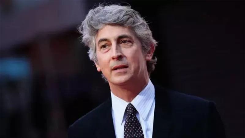 مهرجان فينيسيا السينمائي يكشف عن لجان التحكيم الدولية لدورته الـ82