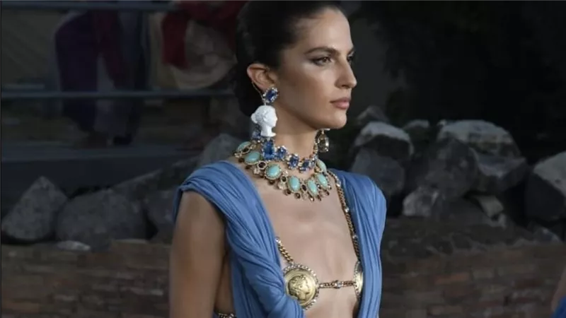  Dolce & Gabbana تحتفي بسحر روما في عرض Alta Moda بمنتزه الكولوسيوم الأثري