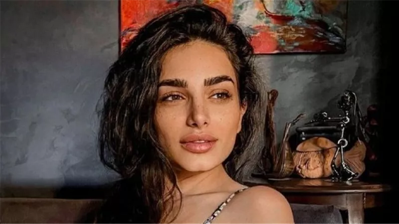 رشا بلال توجه رسالة لصناع 