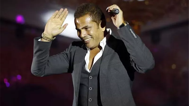 خاص.. ناقد موسيقي يكشف عن خمس أغنيات هذا الصيف بروح التسعينيات 