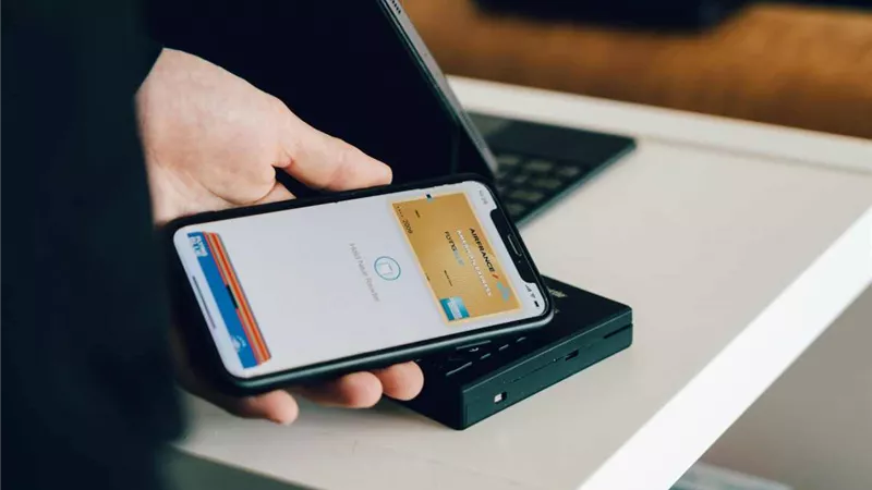 6 أسباب تدفعك لاستخدام المحفظة الرقمية أثناء السفر