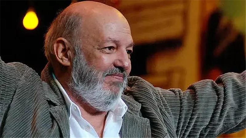 في ذكرى وفاته..محمد خان صانع البطولات الصامتة والناطق بأسم النساء في السينما