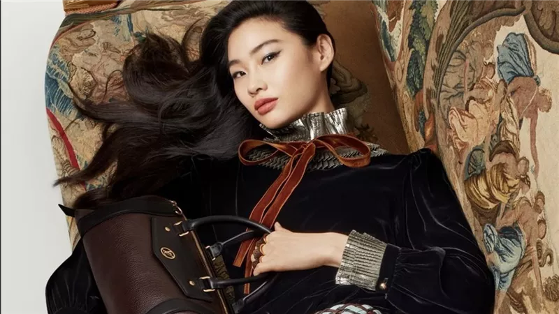 Louis Vuitton تعيد ابتكار حقيبة LV Biker في مجموعة خريف 2025 