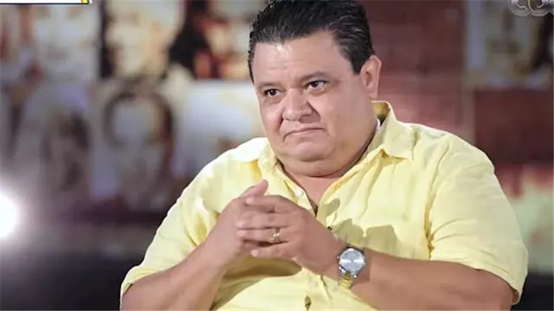 خالد جلال يصر على إكمال عرض مسرحية 