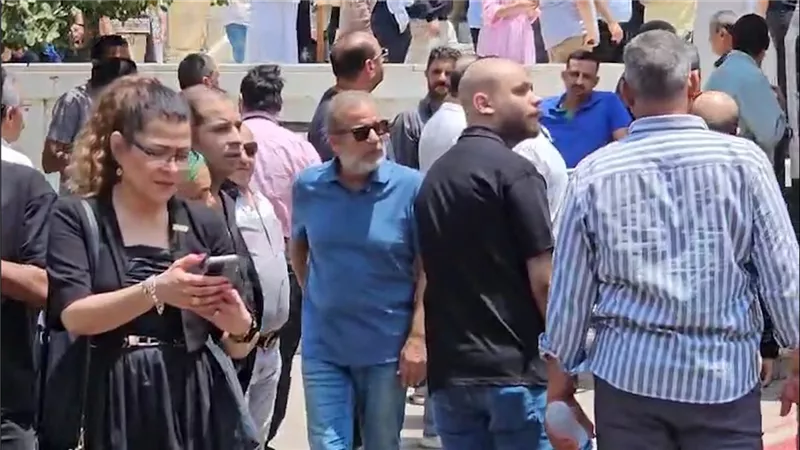 بالصور.. تشييع جثمان الفنان لطفي لبيب من كنيسة مار مرقس بمصر الجديدة وسط حضور فني كبير 