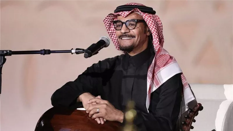 رابح صقر يطمئن جمهوره بعد تعرضه لوعكة صحية على المسرح 