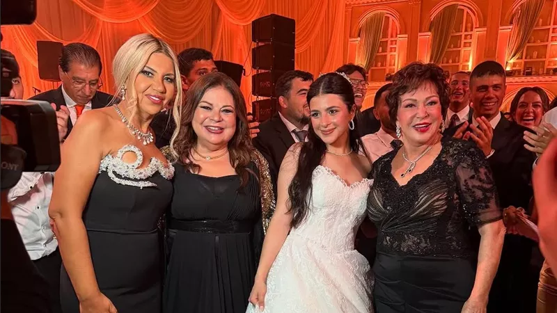 رقص نيللي ولبلبة.. أبرز لقطات حفل زفاف حفيدة فيروز بحضور نجوم الفن 