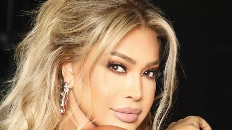 نوال الزغبي تخطف أنظار جمهورها بإطلالة جريئة من الجلد بتوقيع  TIA DIB 