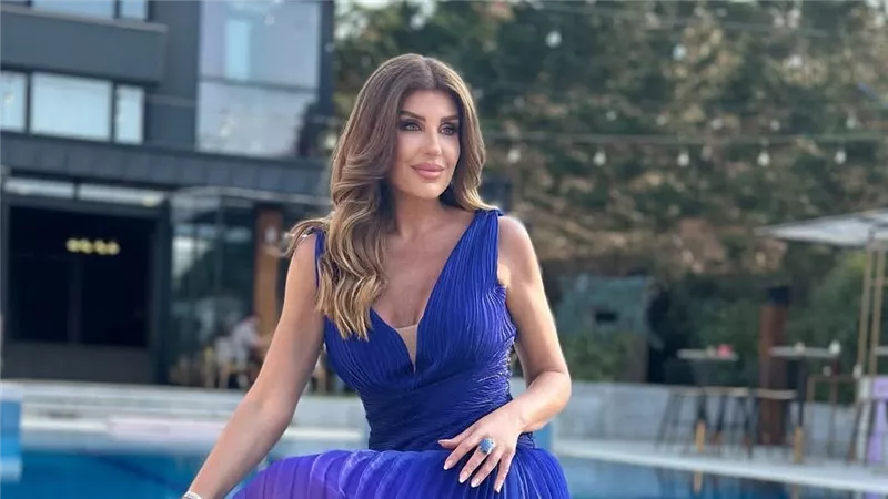 ريتا حرب تتألق بإطلالة ساحرة من توقيع فؤاد سركيس في افتتاح الموسم الجديد من 