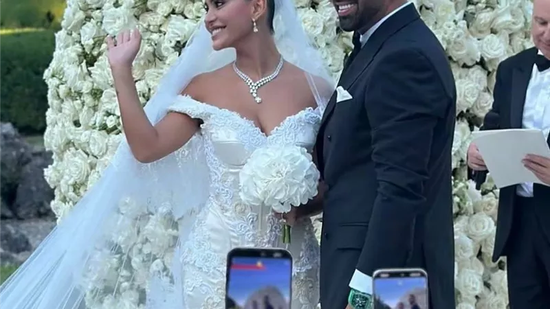 يومي بإطلالة ملكية في حفل زفافها على ضفاف بحيرة كومو... وفستان Dolce & Gabbana حديث الجمهور