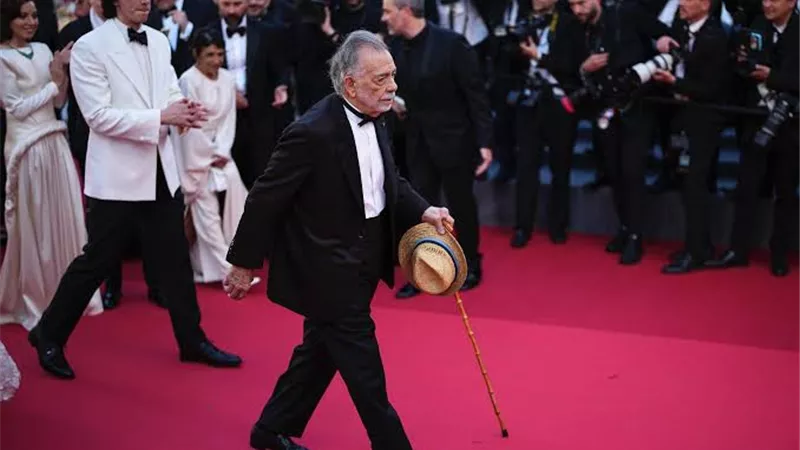 بعد سفره لمهرجان سينمائي في إيطاليا.. إصابة مخرج Godfather تربك الوسط السينمائي 