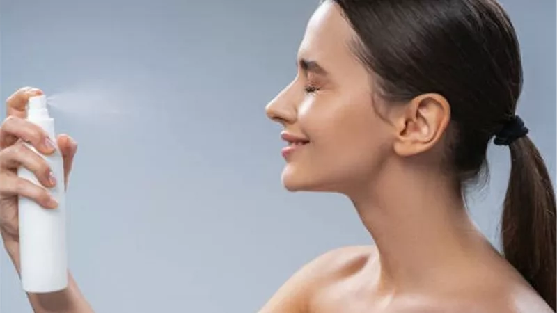  Face mist.. أسرع طريقة لإنعاش وحماية بشرتك تحت شمس الصيف 