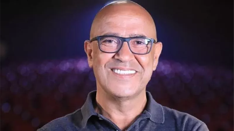 أشرف عبد الباقي يشيد بكارولين عزمي: موهوبة ولفتت انتباهي بطاقة كبيرة على المسرح