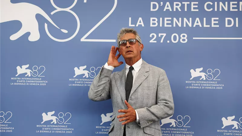 تصريح جريء لرئيس لجنة التحكيم الرسمية في فينيسيا : الأفلام لا تغير العالم