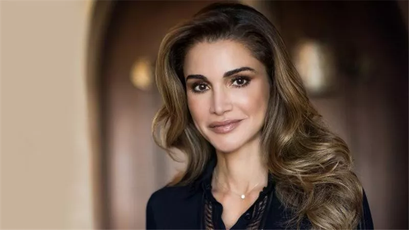 الملكة رانيا تحتفل بعيد ميلادها الخامس والخمسين.. مسيرة عطاء وإنجازات ملهمة 