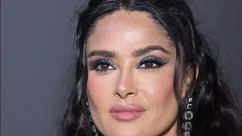 في عيد ميلاد سلمى حايك… رحلة جمالية بين هوليوود وجذورها الشرقية ألهمت النساء حول العالم