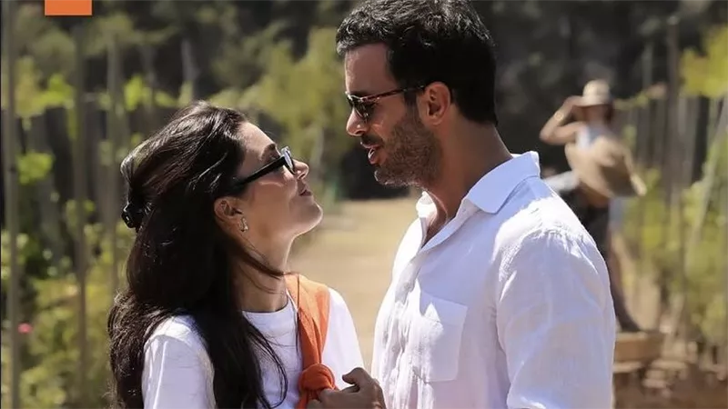هكذا ظهر باريش أردوتش وهاندا أرتشيل في ملصق 