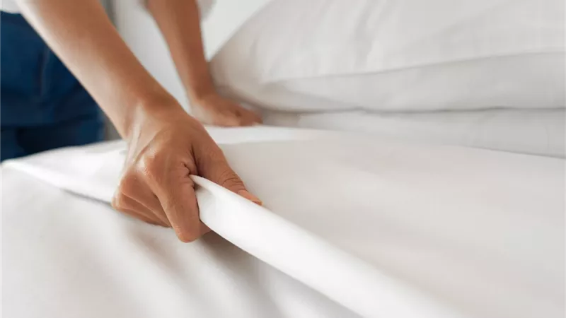 كم مرة يجب تغيير ملاءات سريرك للحفاظ على صحتك؟