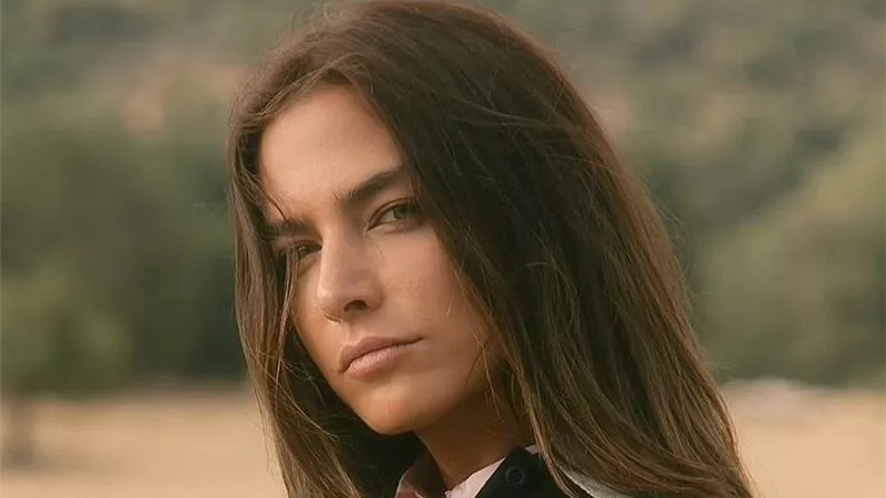 في أولى تجاربها بالسينما المصرية  ظهور خاص للممثلة ريم خوري في فيلم ريد فلاج بطولة أحمد حاتم