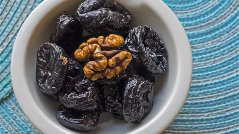 6 عادات يجب على النساء فوق سن الخمسين ممارستها يوميًا 