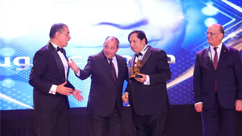 تكريم خبير المكياج محمد عشوب بمهرجان بورسعيد السينمائى