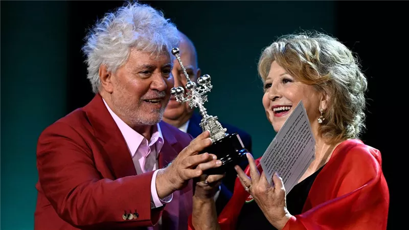 أربعة مشاهد من افتتاح مهرجان سان سباستيان السينمائي الـ 73