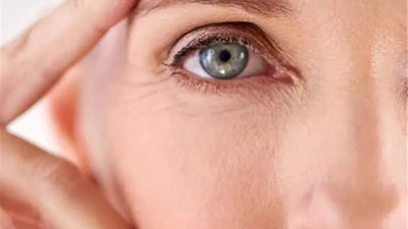  خطوات أساسية لاختيار أفضل كريم لمحاربة علامات التقدم في العمر