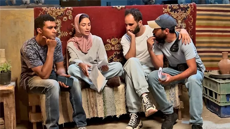 بالصور.. هدى المفتي تظهر بلوك ودور مختلف في كواليس فيلم 