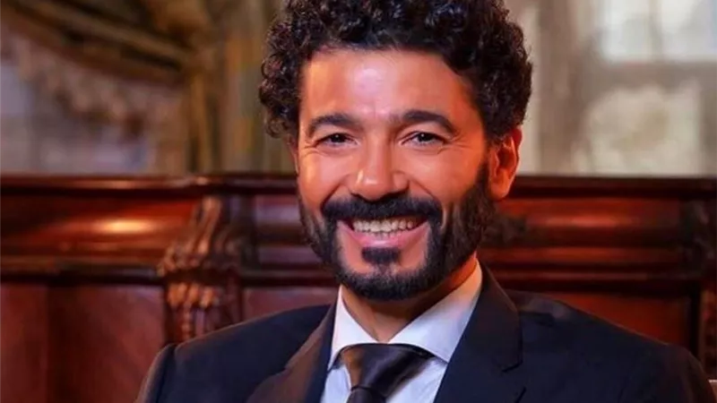 خالد النبوي يوجه رسالة للفلسطينيين أثناء تسلمه جائزة العناب الذهبي بدورته الخامسة
