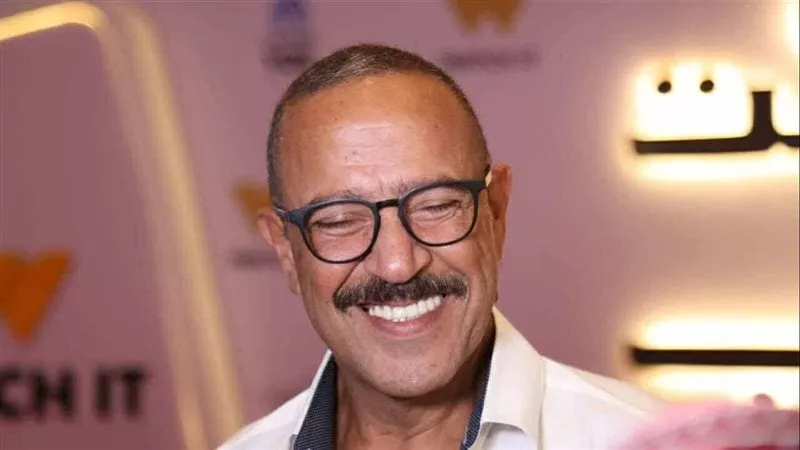 أشرف عبد الباقي وابنته زينة يحتفلان بالعرض الخاص لمسلسلهما 