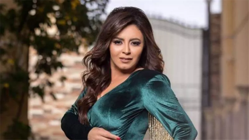 ياسمين نيازي تكشف أسباب غيابها عن الساحة الفنية وتعد جمهورها بأغنية جديدة