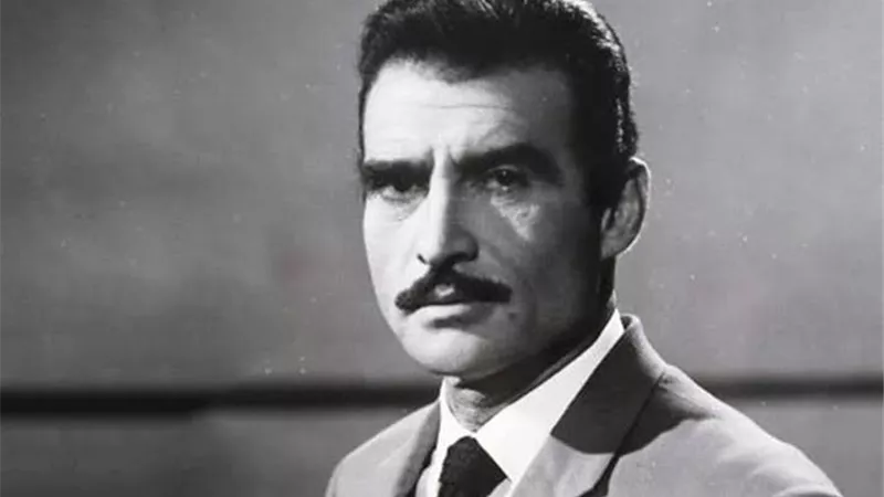 في ذكرى ميلاد أحمد مظهر.. ضابط الأحرار الذي أصبح فارس السينما المصرية