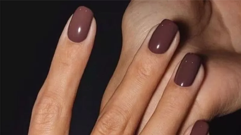 أظافر بألوان الخريف… صيحة Foliage Nails تكتسح عالم الجمال هذا الموسم