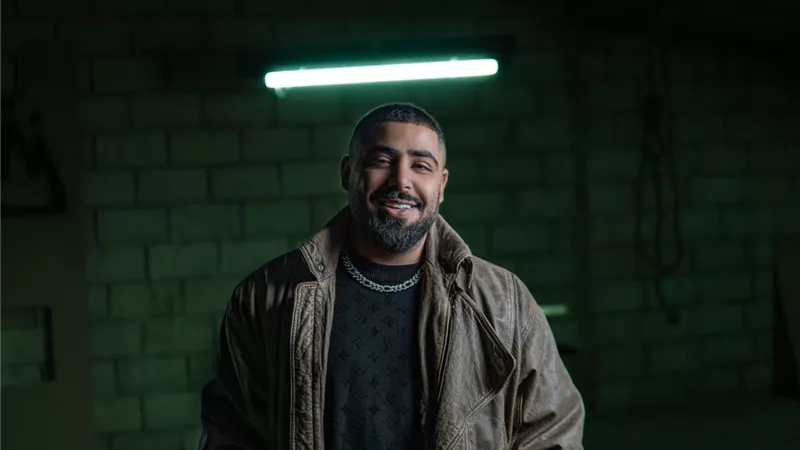 الأخرس يصل حلب ويوجه رسالة لجمهوره