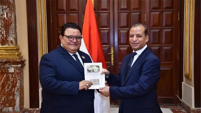 خالد جلال يتسلم كارنيه عضوية مجلس الشيوخ المصري