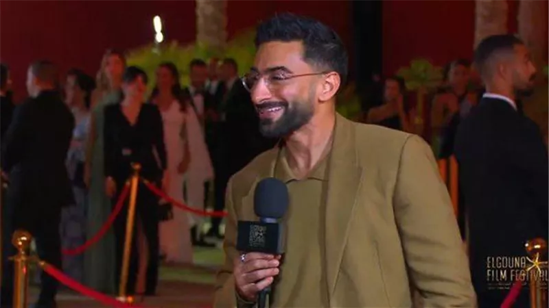 انطلاق حفل افتتاح مهرجان الجونة بالسلام الجمهوري وبصوت أنس بوخش