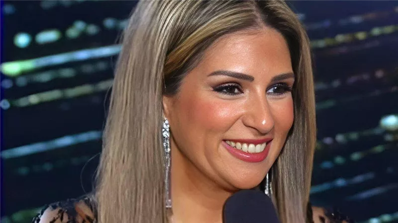 ملتقى التميز والإبداع العربي يكرم الإعلامية آيات أباظة