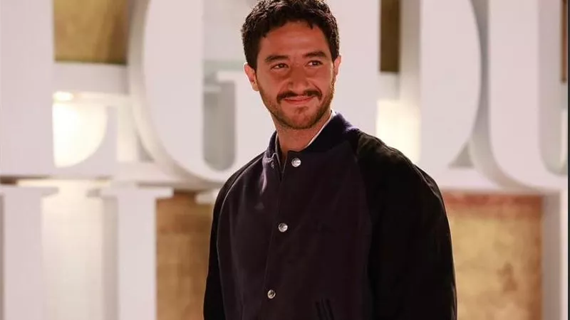 ⁨ لبلبة وجيهان الشماشرجي والسعدني.. نجوم الفن يدعمون أحمد مالك في عرض فيلم 