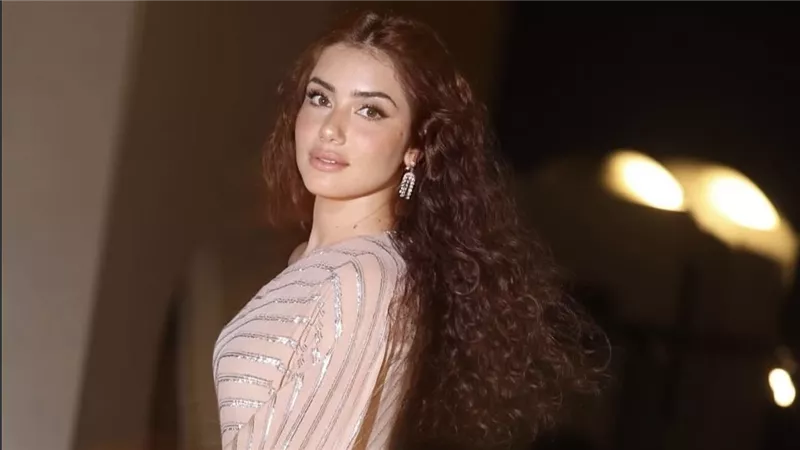جيهان شماشرجي تخطف الأنظار بإطلالة راقية في عرض فيلم “ولنا في الخيال حب” ضمن فعاليات مهرجان الجونة السينمائي