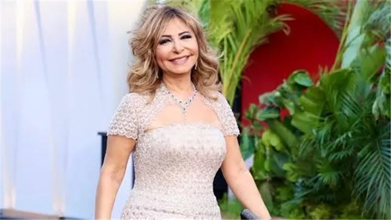 لميس الحديدي في ختام الجونة : الفساتين والريد كاربت جزء من الإبهار ولا يعيب المهرجان