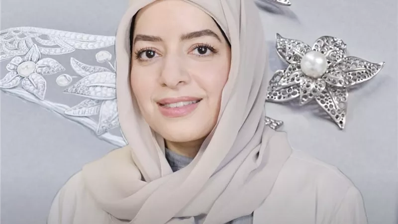 عائشة العطية تفوز بمشروع تصميم تاج حصري بالتعاون بين دار شوميه ومتاحف قطر