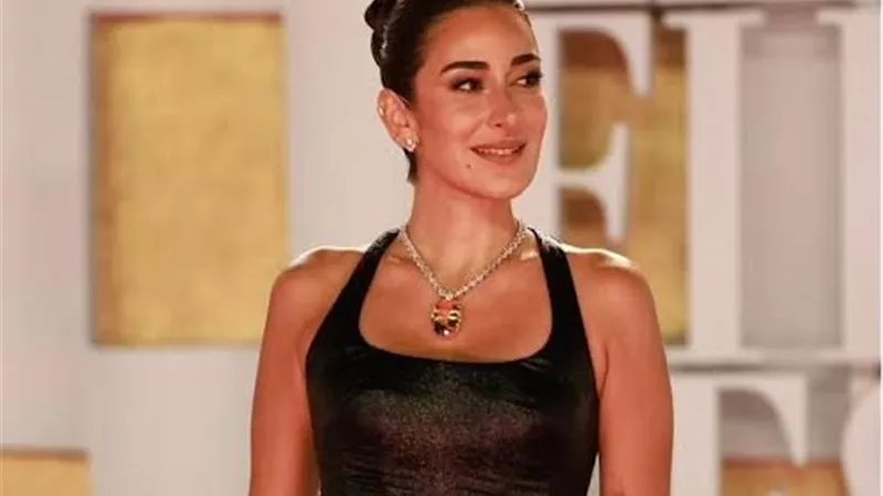 أمينة خليل... أيقونة الأناقة العربية تحتفل بعيد ميلادها بتألق لافت في عام من الإطلالات الراقية