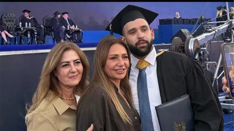 ليلى علوي تحتفل بتخرج ابنها: فرحتي لا توصف وحاسة بنصر وفخر