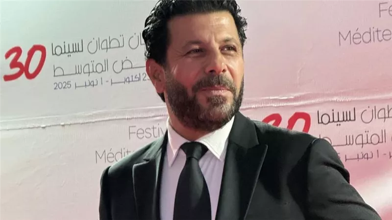إياد نصار يتسلم تكريمه في مهرجان تطوان لسينما البحر المتوسط: فخور بأن أكون جزءًا من هذا التاريخ السينمائي العريق