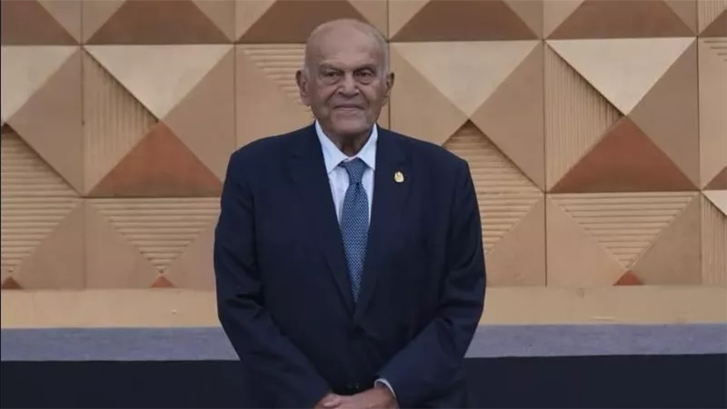 السير مجدي يعقوب في مقدمة الحضور لافتتاح المتحف المصري الكبير
