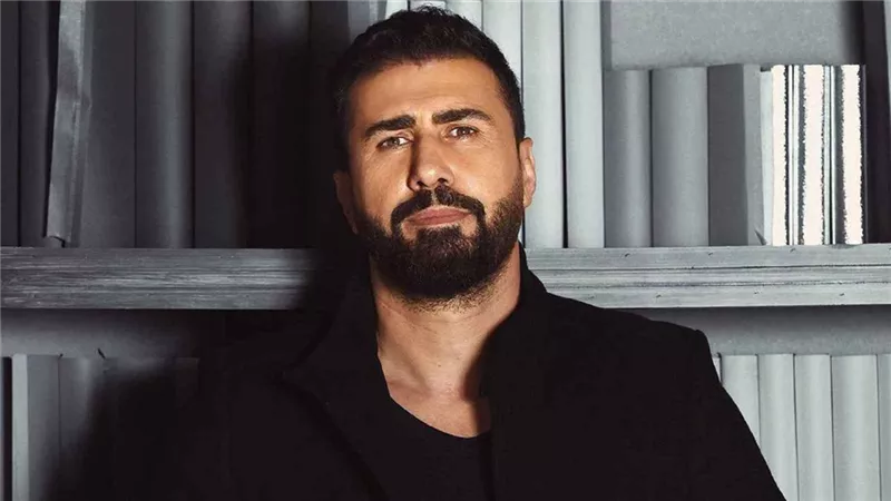 خالد القيش: شخصية 