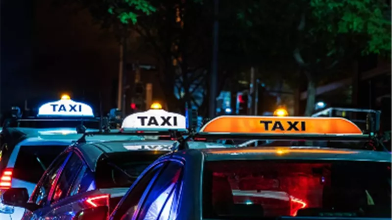 سيدني تطبق تعريفة ثابتة لرحلات التاكسي من والى المطار