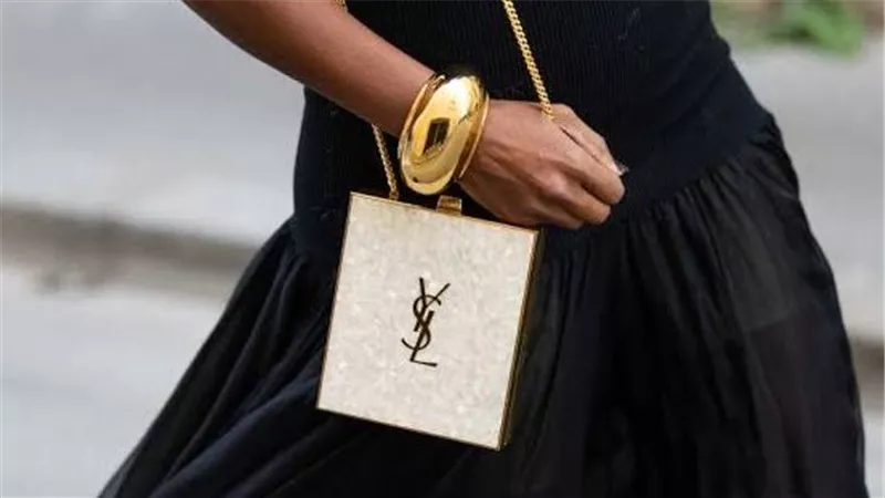 Saint Laurent تتصدر مؤشر Lyst العالمي كأكثر العلامات رواجاً في الربع الثالث من عام 2025